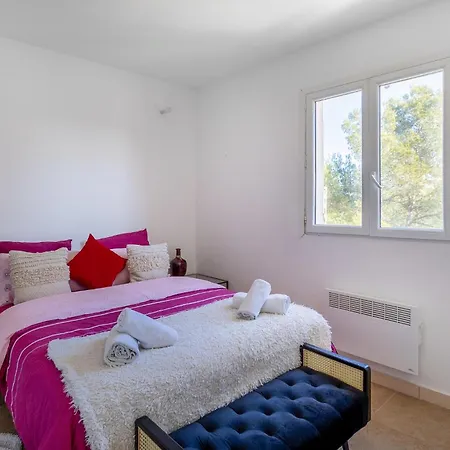 Amazing In With Kitchen Apartment