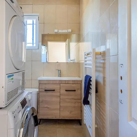 Apartment Amazing In With Kitchen