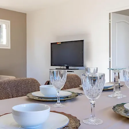 Amazing In With Kitchen Apartment